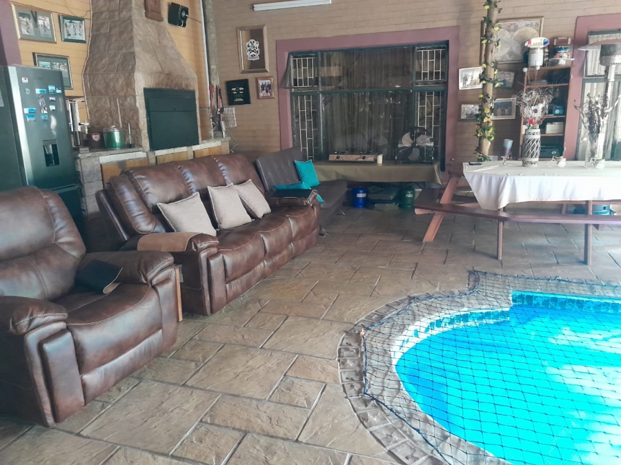4 Bedroom Property for Sale in Bodorp North West